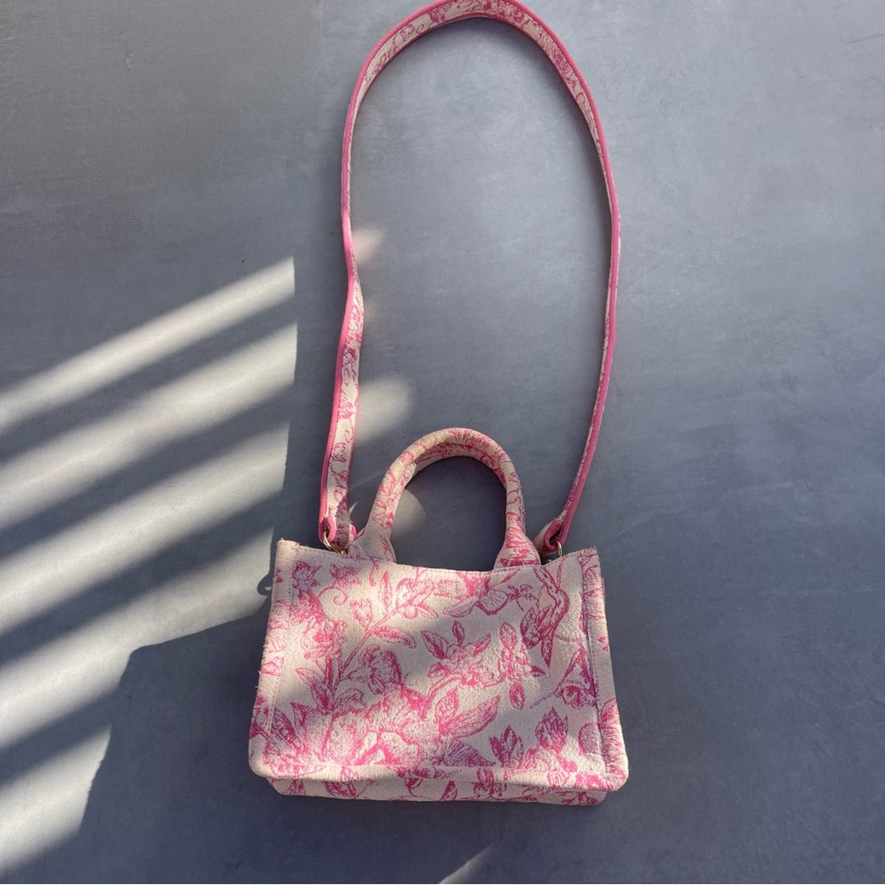 Shiraleah Lana Jacquard Mini Tote Bag - Picture 3 of 8
